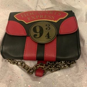 Used like new platform 9 3/4  cross body bag